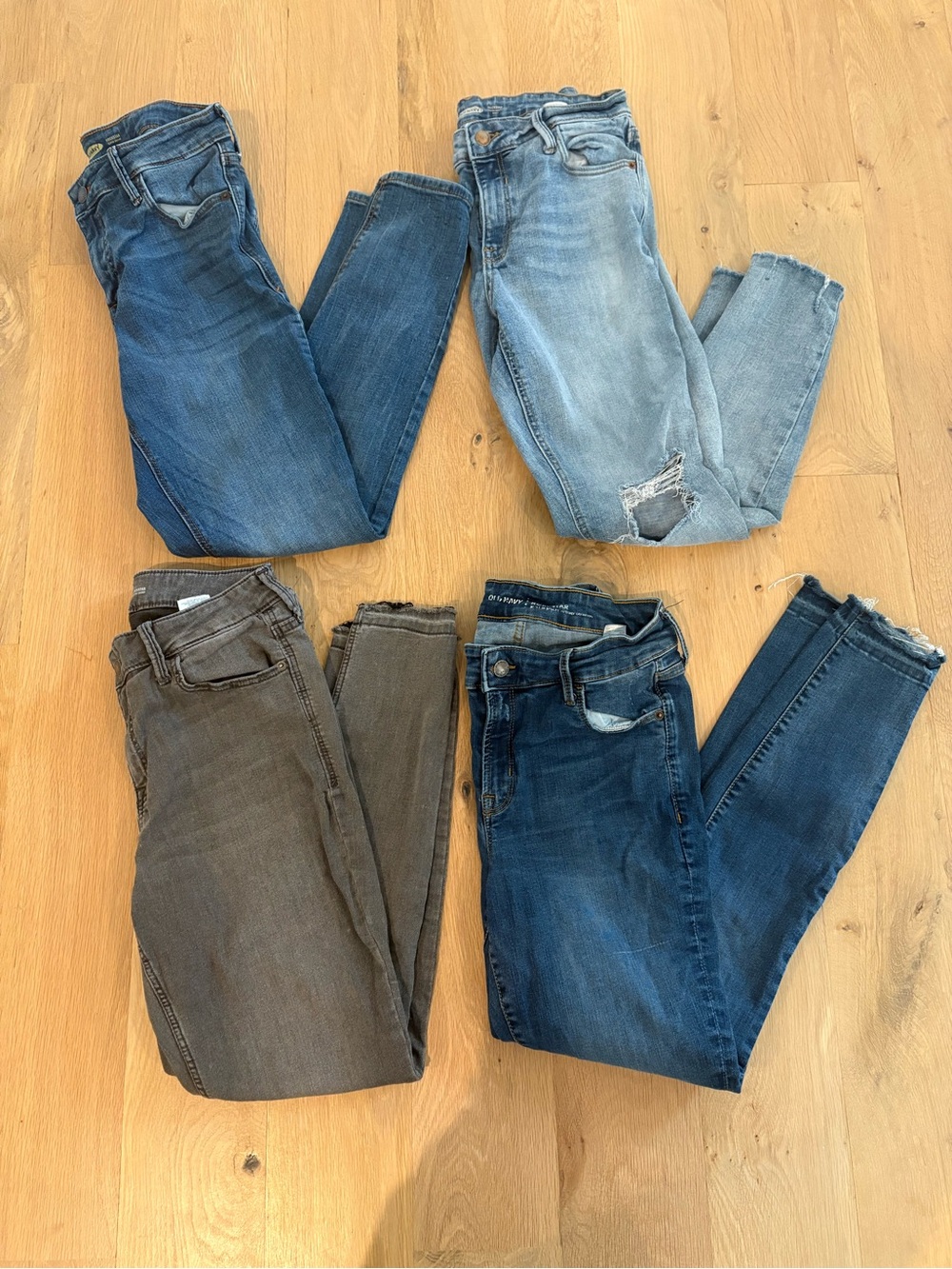 Old Navy Women's Skinny Jeans Bundle of 4